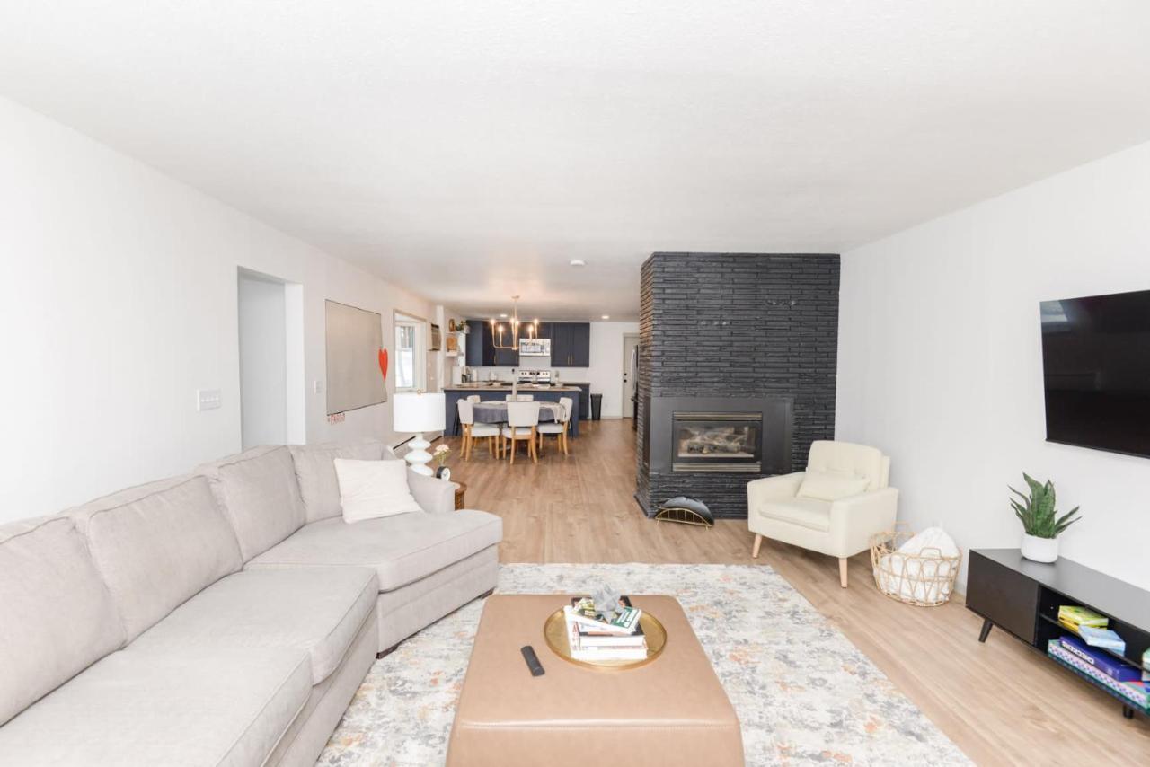 New Remodeled Townhome In Central Fargo Exterior photo